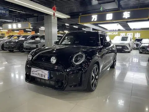 MINI MINI 2023