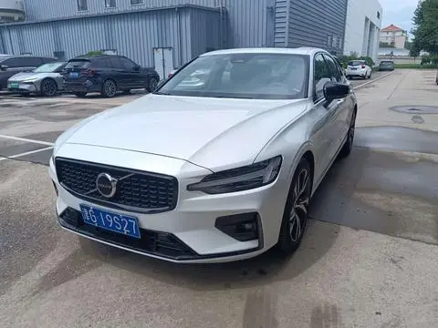 Volvo S60 2025