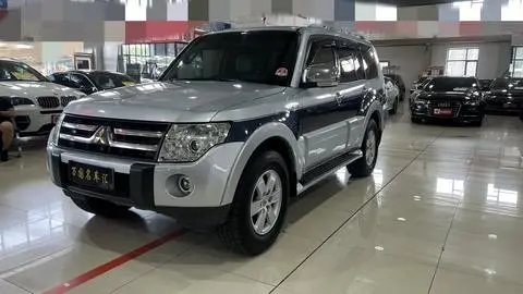 Mitsubishi 帕杰罗 2007