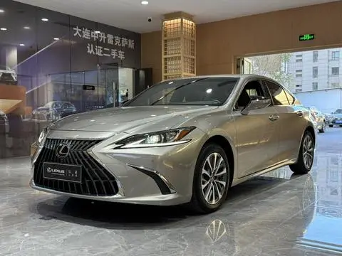 Lexus ES 2022