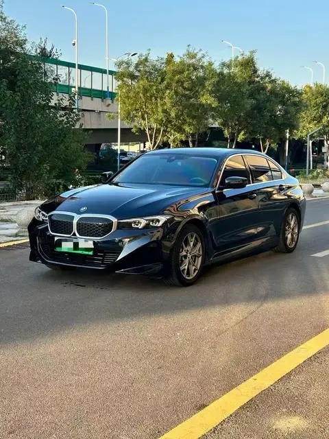 BMW i3 2025