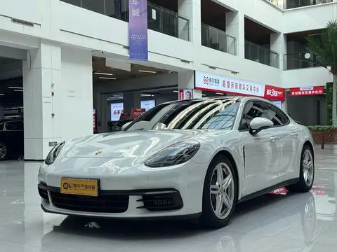 Porsche Panamera 2019 — фото 1
