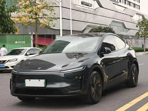 Tesla Model Y 2025