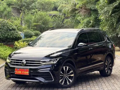 Volkswagen Tiguan L 2022 — фото 1