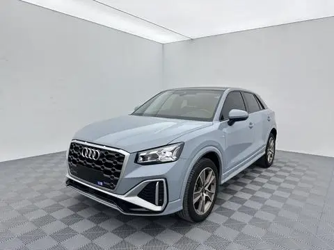 Audi Q2L 2022 — фото 1