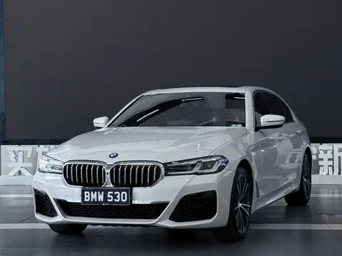 BMW 5 Series 2021 — фото 1