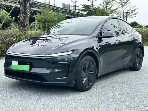 Tesla Model Y 2025