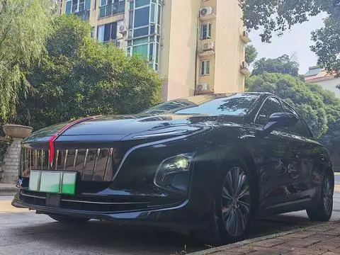 Hongqi E-QM5 2022