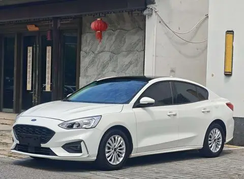 Ford Focus 2020 — фото 1
