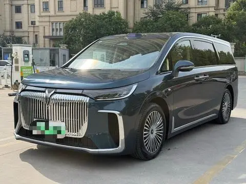 Voyah 梦想家 PHEV 2025
