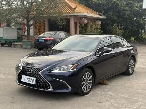 Lexus ES 2022