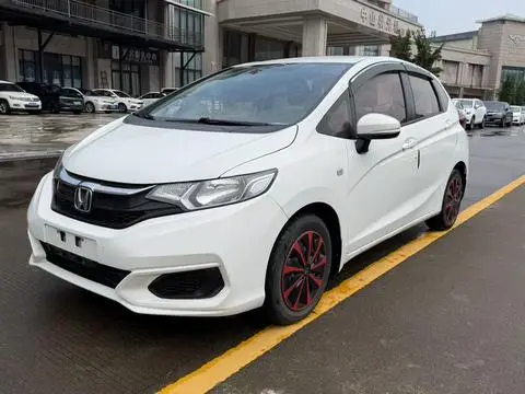 Honda Fit 2018 — фото 1