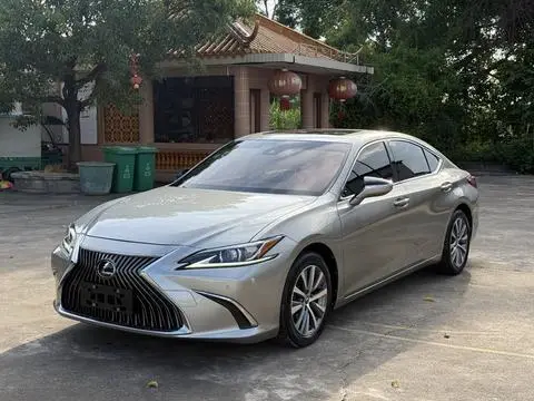 Lexus ES 2018