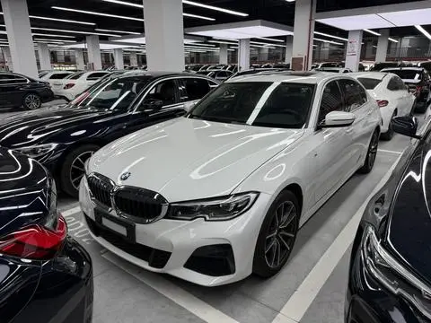 BMW 3 Series 2022 — фото 1