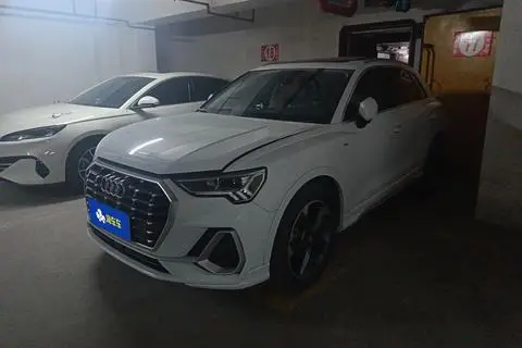 Audi Q3 2020 — фото 1