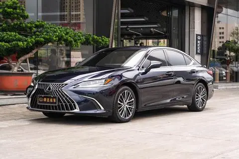 Lexus ES 2022