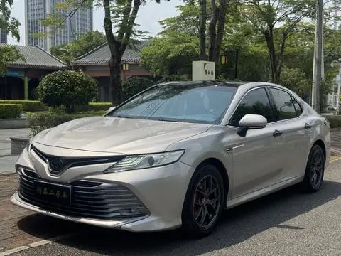 Toyota Camry 2018 — фото 1