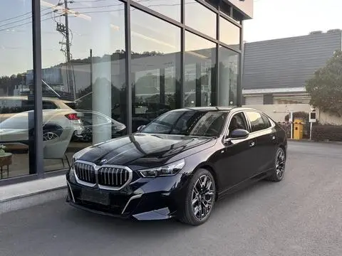 BMW 5 Series 2025