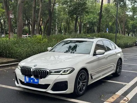 BMW 5 Series 2021 — фото 1