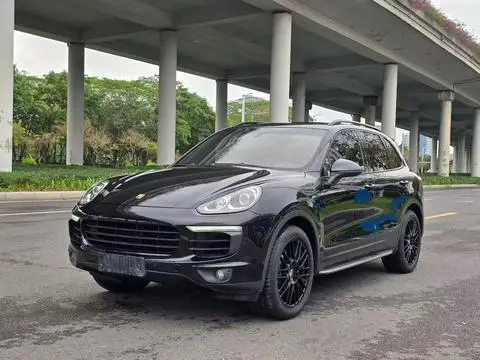 Porsche Cayenne 2015 — фото 1