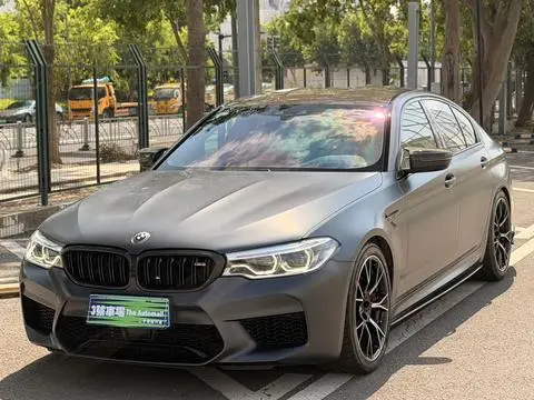 BMW M5 2019 — фото 1