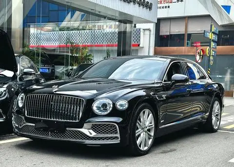 Bentley 飞驰PHEV 2022 — фото 1