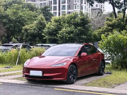Tesla Model 3 2023 — фото 1