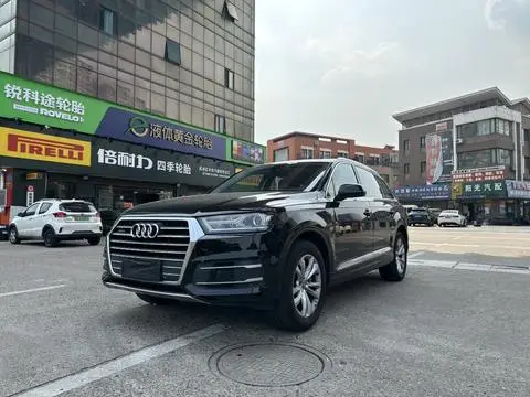Audi Q7 2016 — фото 1