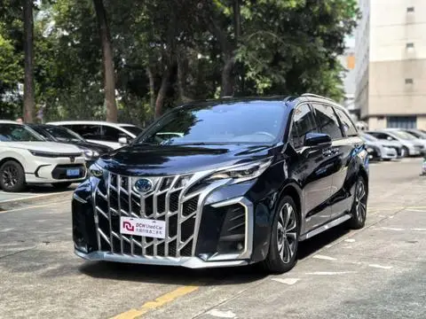 Toyota Granvia 2023