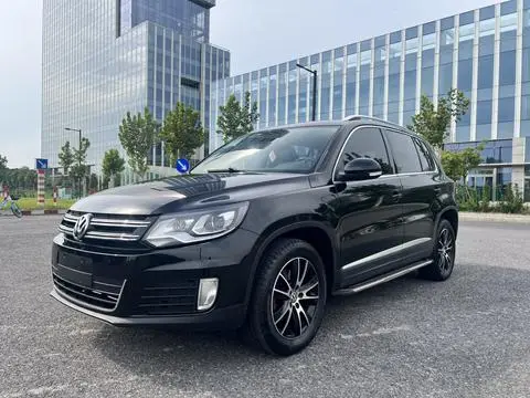 Volkswagen Tiguan 2015 — фото 1