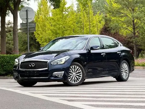 Infiniti Q70 2019