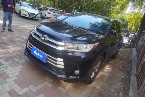 Toyota Highlander 2018 — фото 1