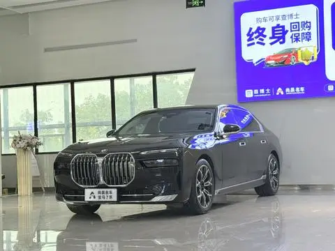 BMW 7 Series 2023 — фото 1