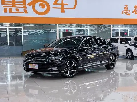 Volkswagen Magotan 2025