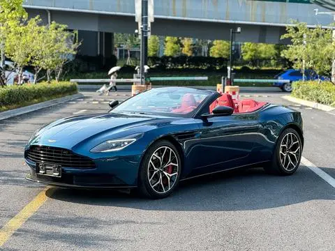 Aston Martin DB11 2019 — фото 1