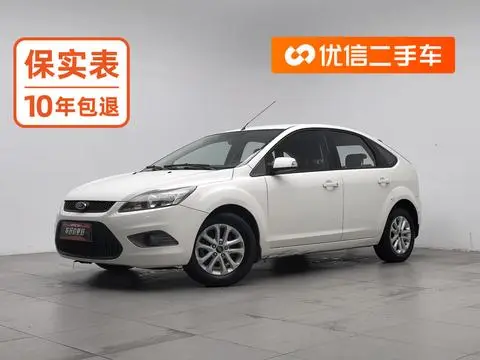 Ford Focus 2013 — фото 1