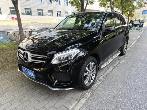 Mercedes-Benz GLE 2017 — фото 1