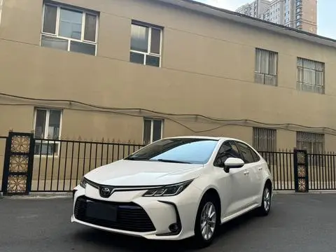 Toyota Corolla 2023 — фото 1