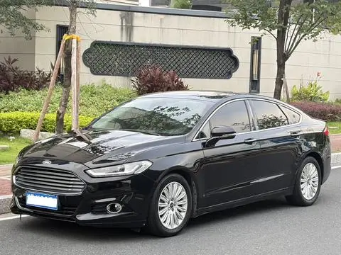 Ford Mondeo 2013 — фото 1