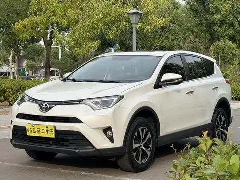 Toyota RAV4 2019 — фото 1