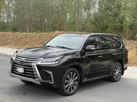 Lexus LX 2018 — фото 1