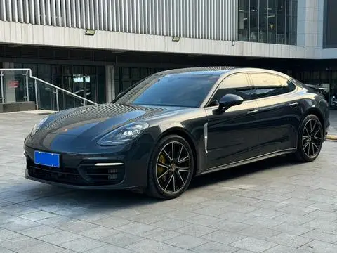 Porsche Panamera 2023