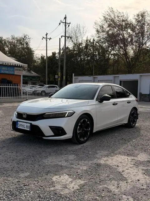 Honda Civic 2023 — фото 1
