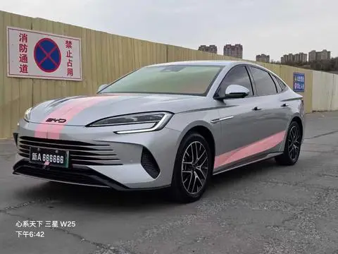 BYD Seal DM 2023 — фото 1