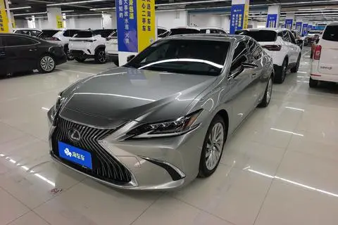 Lexus ES 2020