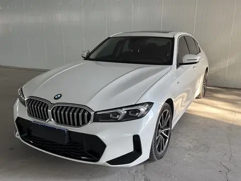 BMW 3 Series 2023 — фото 1