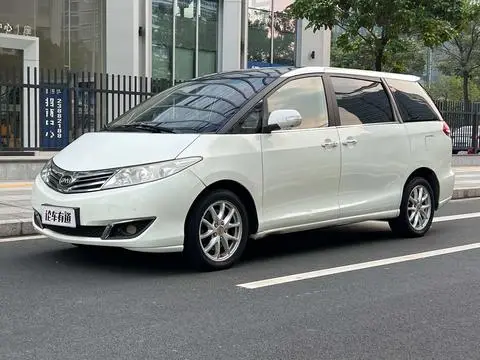 BYD M6 2015