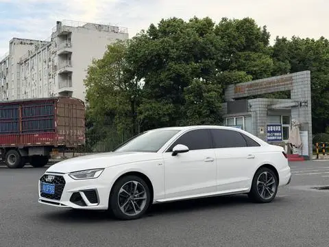 Audi A4L 2020 — фото 1