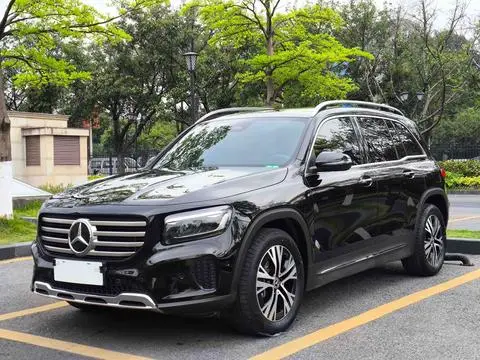 Mercedes-Benz GLB 2024 — фото 1