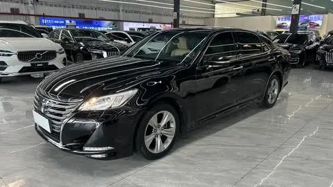 Toyota Crown 2015